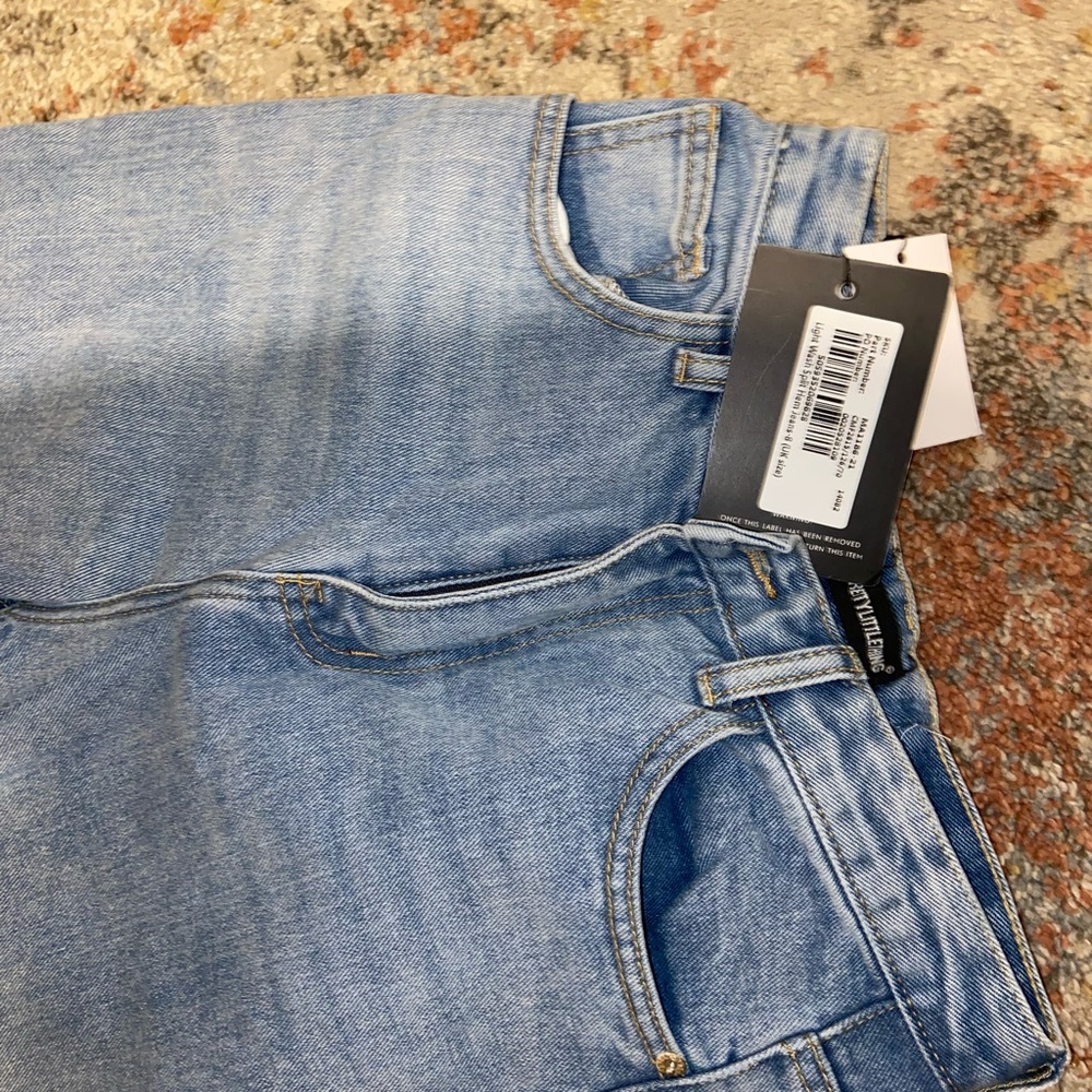 PrettyLittleThing Jeans - Picture 5 of 6